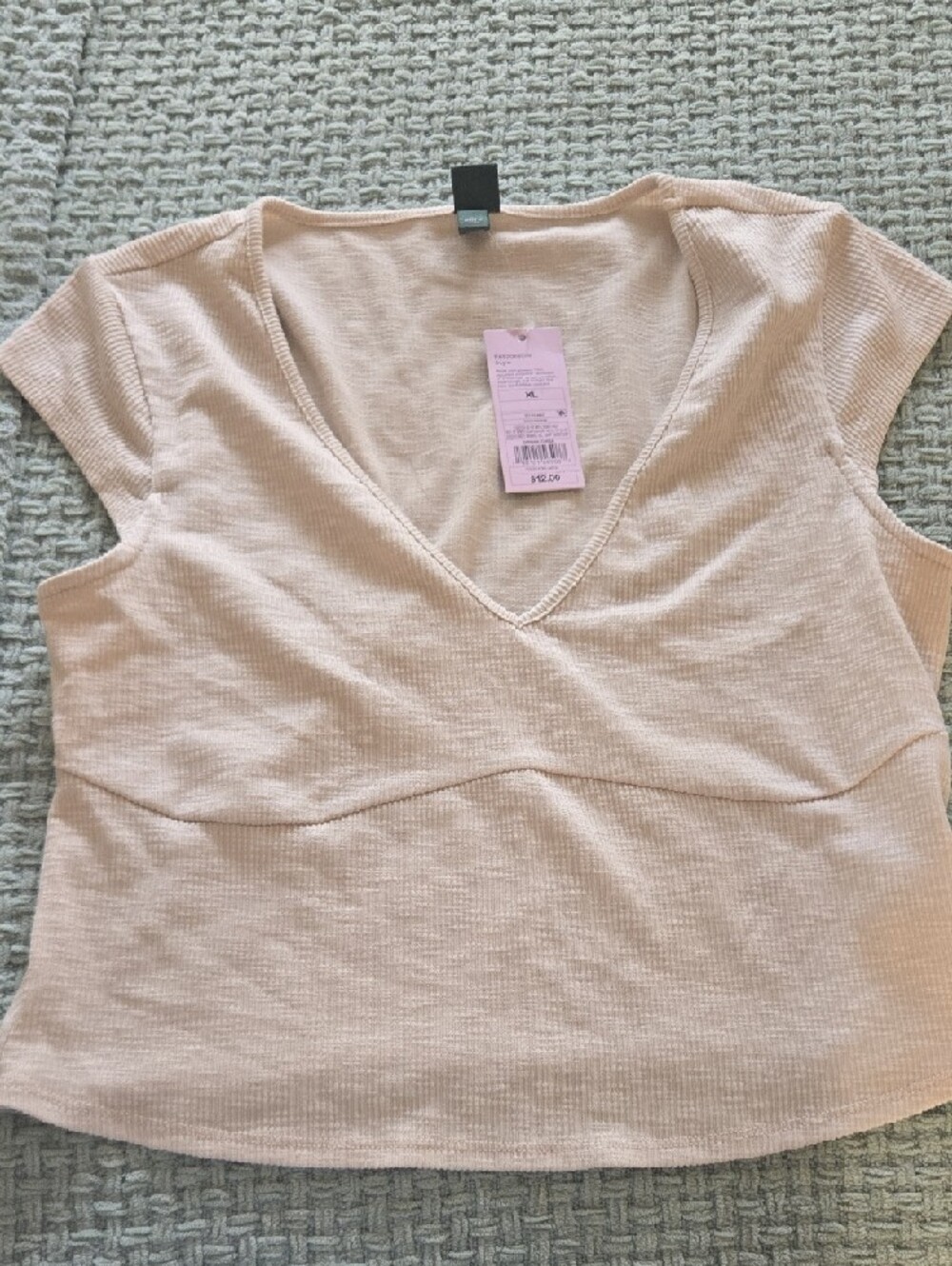 Nwt!Wild FableWomen's Cream V-Neck Ribbed Top